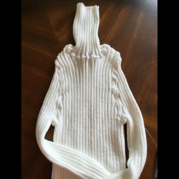 Sarah Johnson WIDE RIBBED TURTLENECK SWEATER IVORY S - Picture 4 of 11